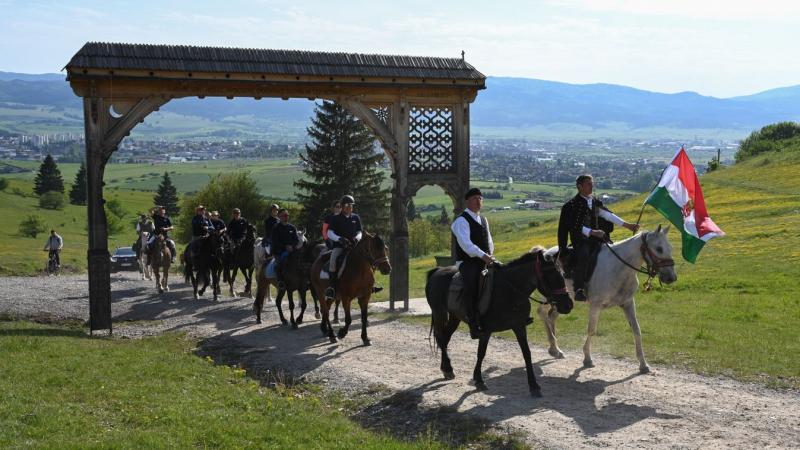 Nyolcadik alkalommal kerül megrendezésre a pünkösdi lovas zarándoklat, amely hagyományosan összegyűjti a lovasokat és az érdeklődőket, hogy együtt ünnepeljék a természet és a közösség szépségeit.
