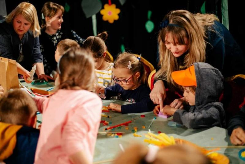 Személyi segítőre általában azoknak van szükségük, akik valamilyen okból kifolyólag nem tudják önállóan ellátni mindennapi feladataikat. Ide tartoznak például idősek, akiknek csökkent a mozgásképességük, vagy fogyatékkal élők, akik speciális támogatásra s