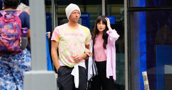 A lagzi tervei szertefoszlottak, Chris Martin és Dakota Johnson kapcsolatának vége.