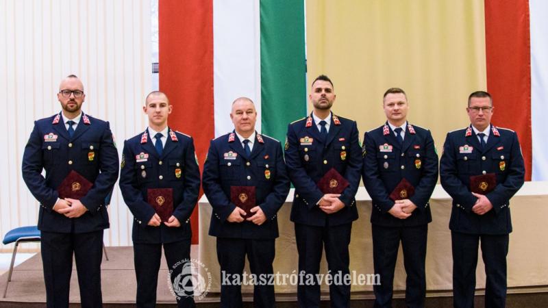 Hősök a szolgálatban: Friss tiszti kinevezések és elismerések a katasztrófavédelem világában (képgalériával)