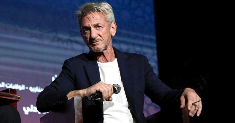 Sean Penn véleménye szerint Donald Trump esetleg arra törekedhet, hogy mielőtt eltávozna a politikai színtérről, drámai módon átalakítsa a világot, akár annak kárára is.