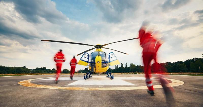 Egy iskolai kirándulás során tragikus baleset történt: egy 11 éves kislány véletlenül egy mély szakadékba zuhant.