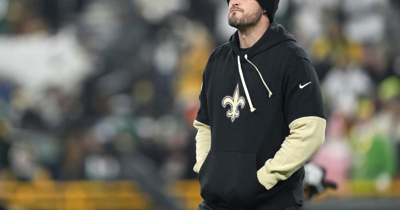 A Saints irányítója vállsérülésének következtében bejelentette, hogy visszavonul a profi futballtól.