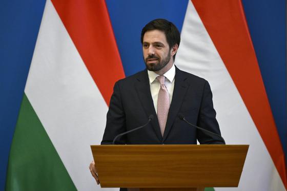 Magyar Levente külügyi államtitkár bejelentette, hogy lemondta a hétfőre tervezett magyar-ukrán tárgyalást.