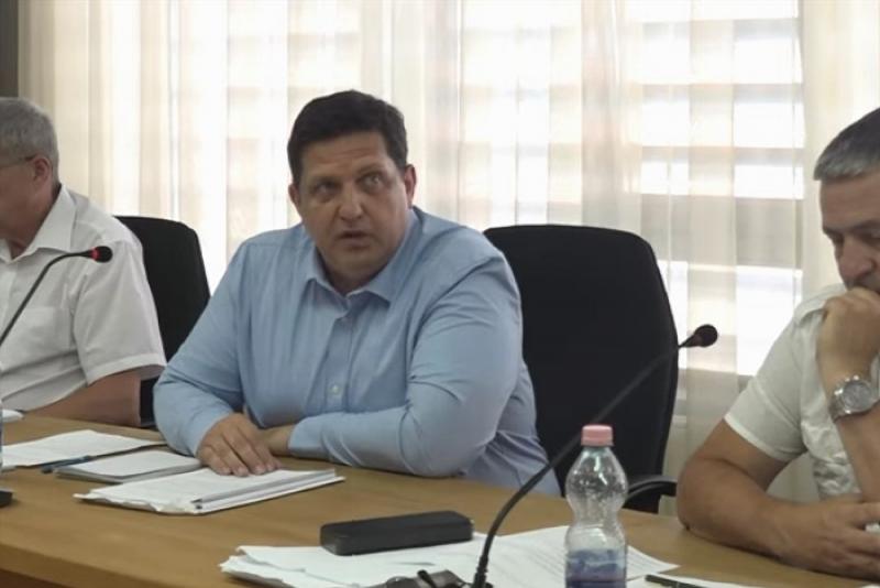 Czafit Csaba alpolgármester bejelentette, hogy a közterületrendezési projektek támogatása érdekében felajánlja a saját fizetésemelését.