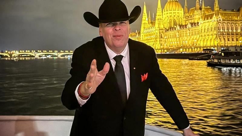 Sajnálatos módon, Schmuck Andor elhunyt.