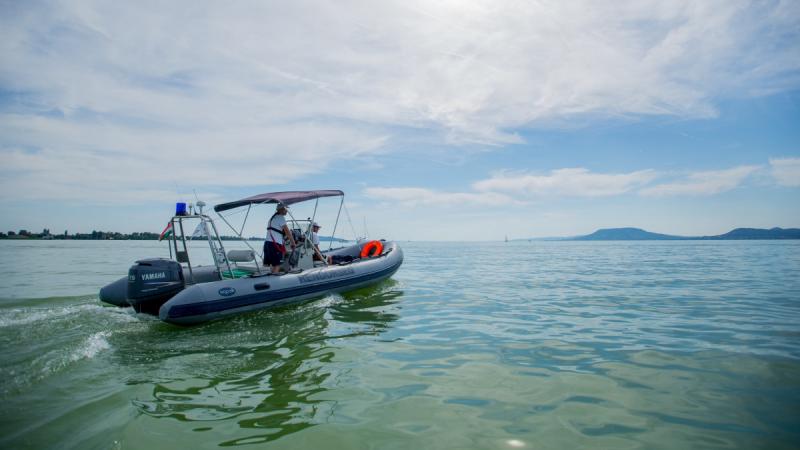 Több tucat embert kellett kimenteni a Balaton vizéből – fotóriport.