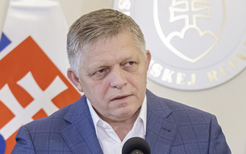 Fico véleménye szerint a választások manipulálásának gyanúját nem szabad figyelmen kívül hagyni, ezért azt a parlament elé kell terjeszteni.