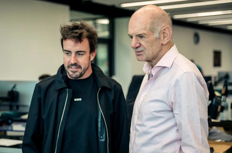 Alonso: Megpróbáltuk meggyőzni Neweyt, hogy nézzen rá a 2025-ös autóra is | M4 Sport