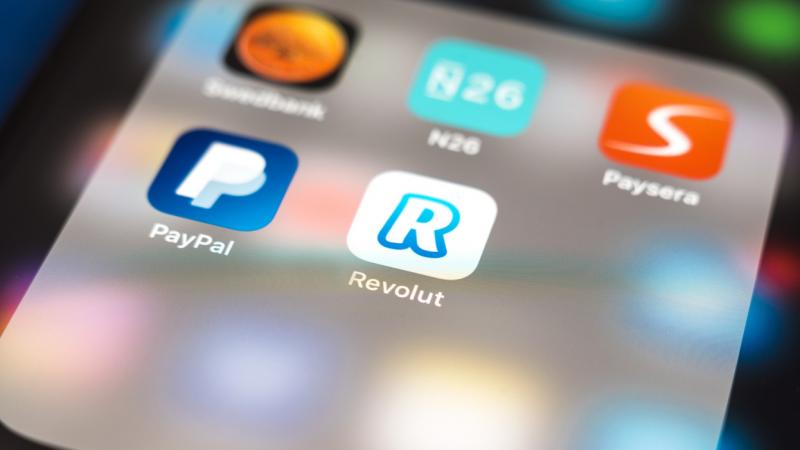 A Revolut leállása: aggódhatnak a magyar ügyfelek, mi történik a megtakarításaikkal? - Pénzcentrum