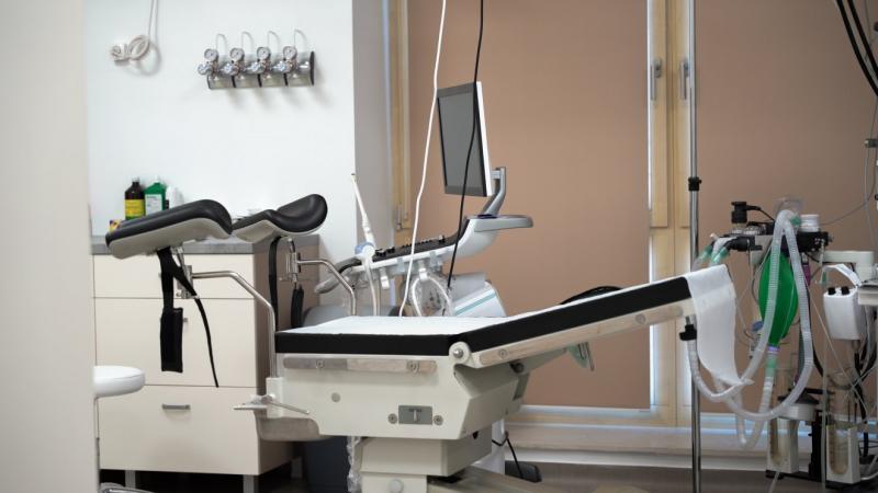 Ellenőrzések indulnak a magánkórházakban, miután egy nő életét vesztette a szülést követő komplikációk következtében | Székelyhon