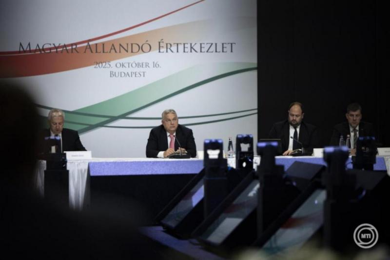 Orbán Viktor kifejtette, hogy az amerikai békeprogramok hatékonysága csökkent az európai országok ellenállása következtében. A politikai tájékozódás során felmerült, hogy a különböző kontinensek közötti együttműködés és az eltérő megközelítések milyen mér
