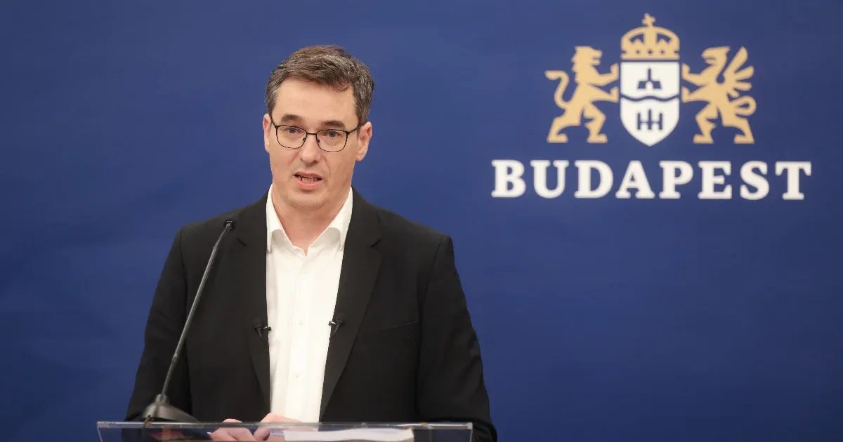 Karácsony különleges közgyűlést szervezett a kelenföldi buszgarázsban, majd a főváros lakóival közösen a Karmelitához vonulna.